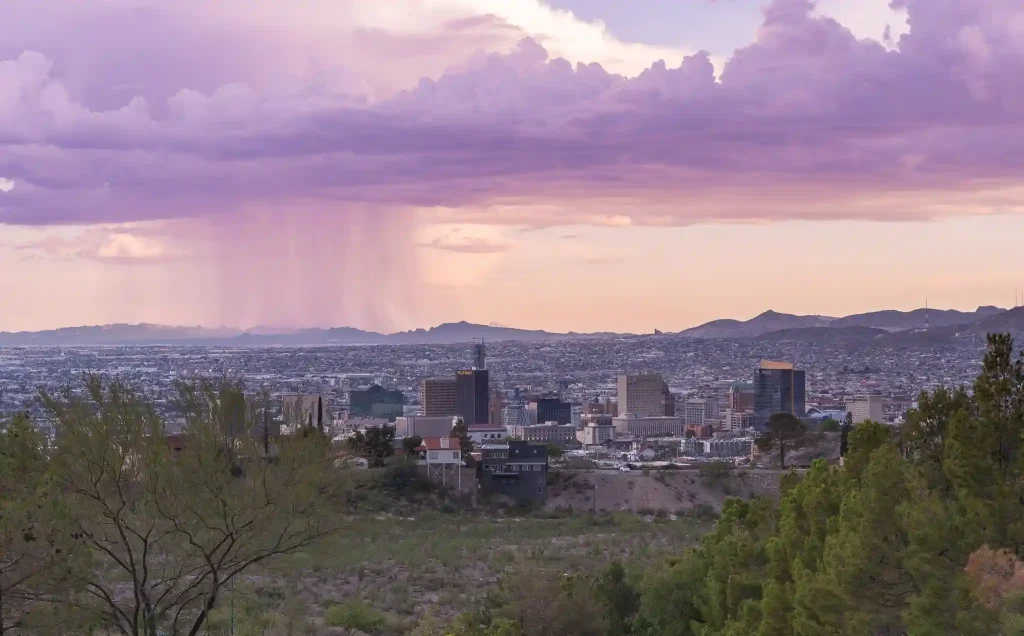 Panoramic view of El Paso city skyline with suburban homes, ideal setting for selling an inherited probate property